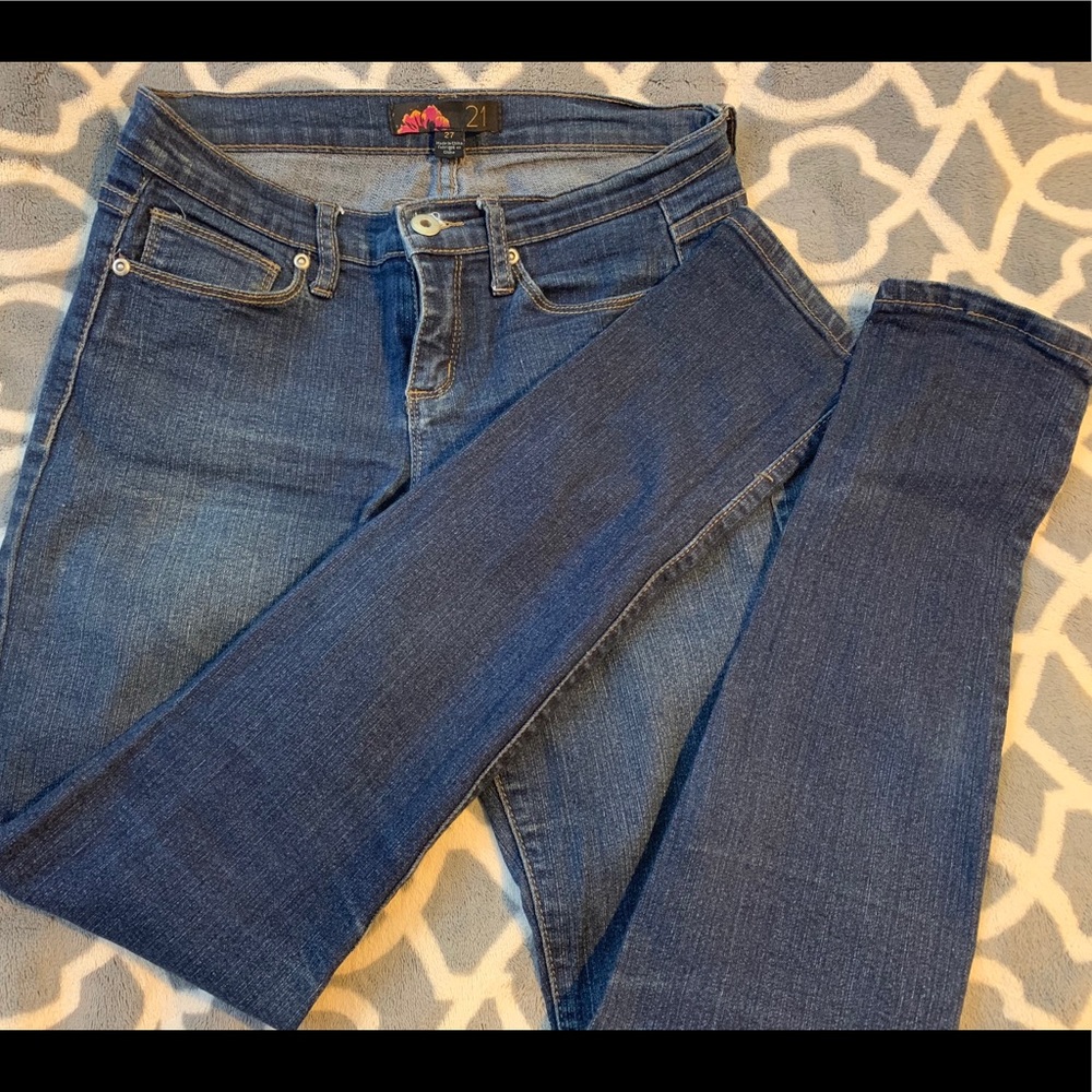 Forever 21 Jeans. Size 27
